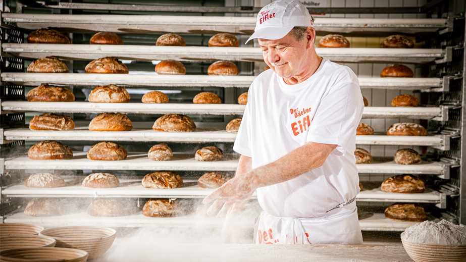 Der Bäcker Eifler Bäcker in der Backstube